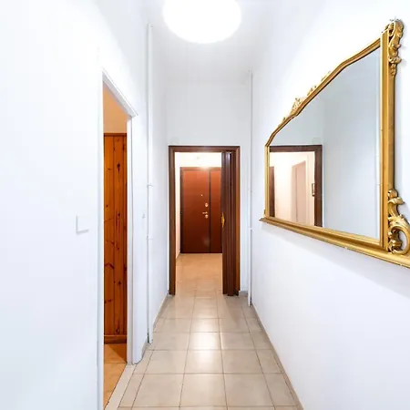 Lori House Roma